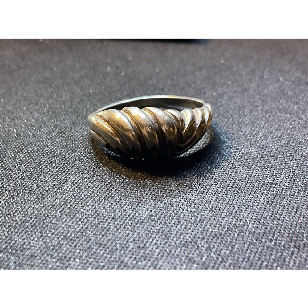 925 Sterling Silver Ribbed Design Ring Size 7.25